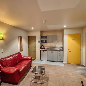 Bealey Avenue Motel